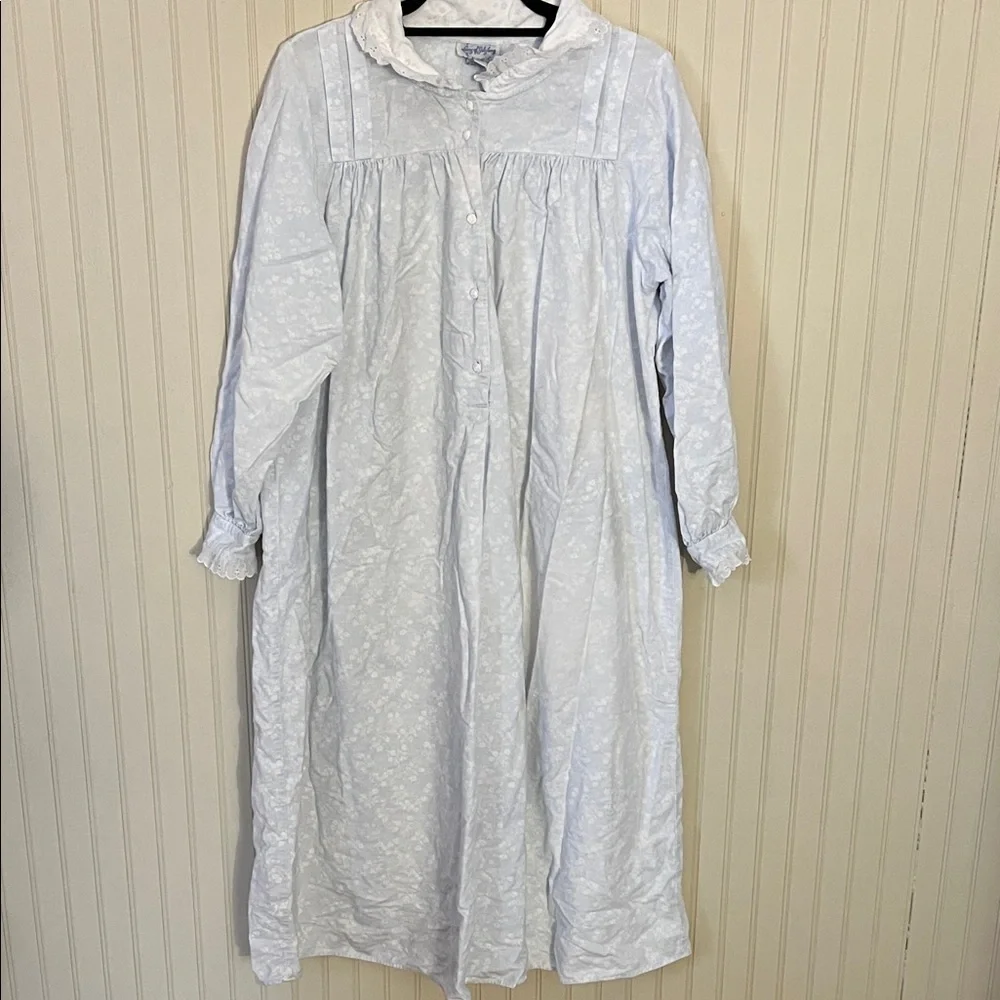 Lanz of Salzburg Cotton Flannel Nightgown Eyelet Trim Blue Floral Vintage M